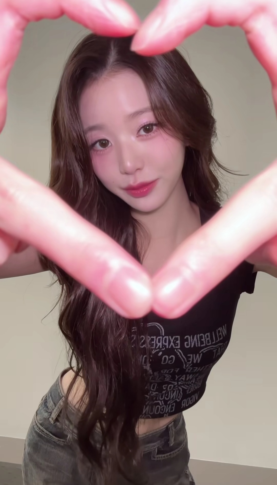 [잡담] 동태눈으로 릴스 내리다 숨 멎음 | 인스티즈