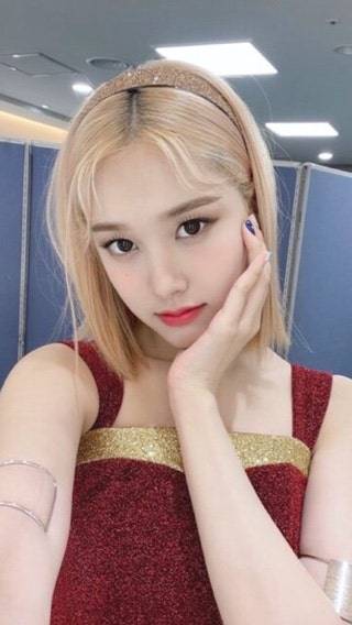 금발만 하면 레전드 셀카 갱신하는 아이돌 | 인스티즈