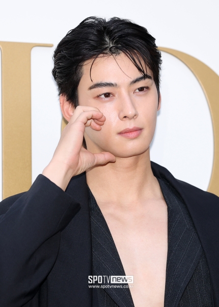 [정보/소식] LG, NC와 홈 주말 3연전 릴레이 시구…9일 방민아→10일 골프선수 박현경→11일 차은우 | 인스티즈