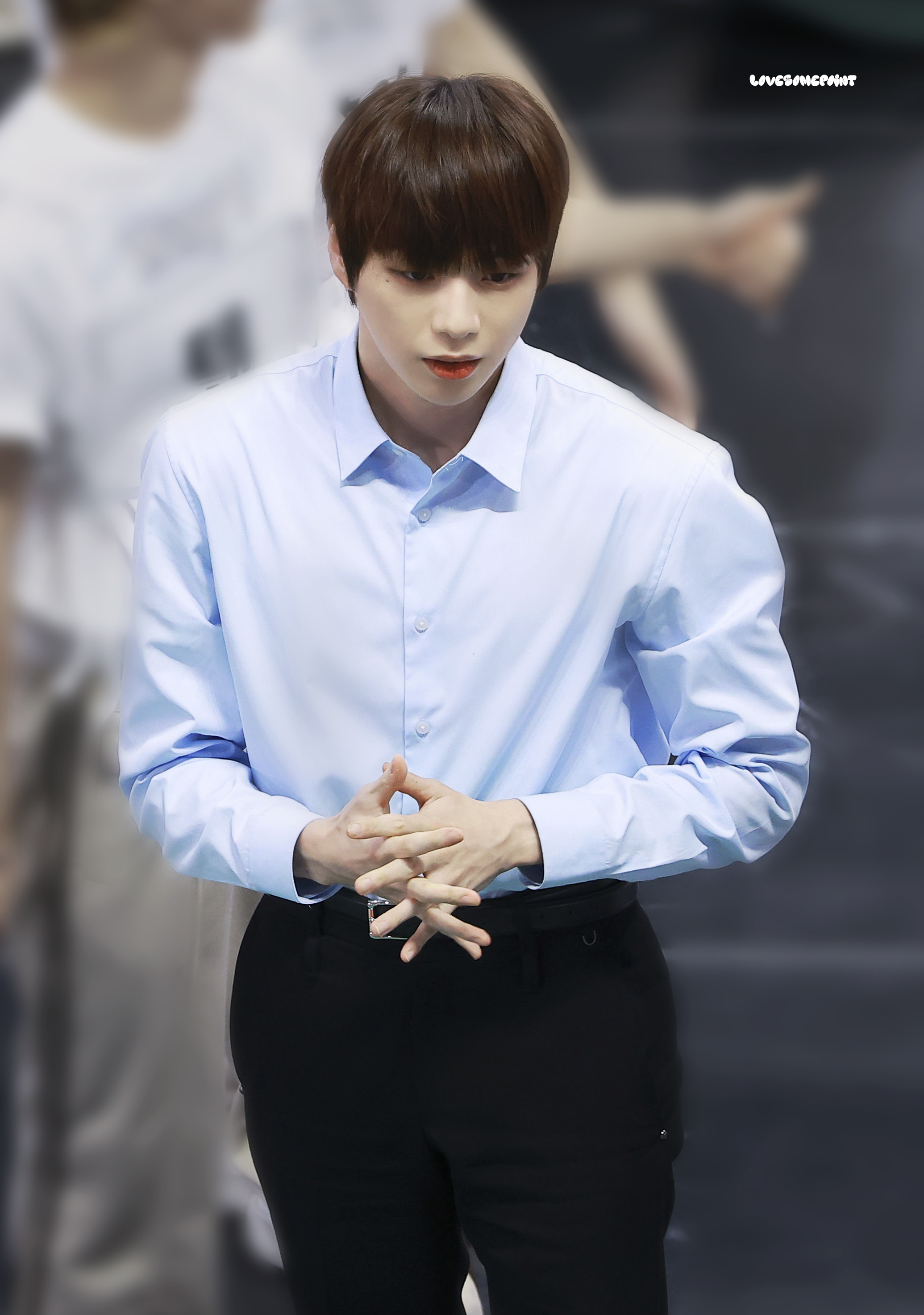[잡담] 분명 강다니엘은 피곤해보이는데 고딩같다가 대리님 같다가 | 인스티즈
