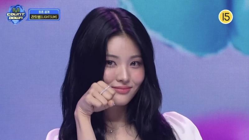 비주얼 물 제대로 올랐다는 오늘자 엠카 컴백무대 라잇썸 | 인스티즈