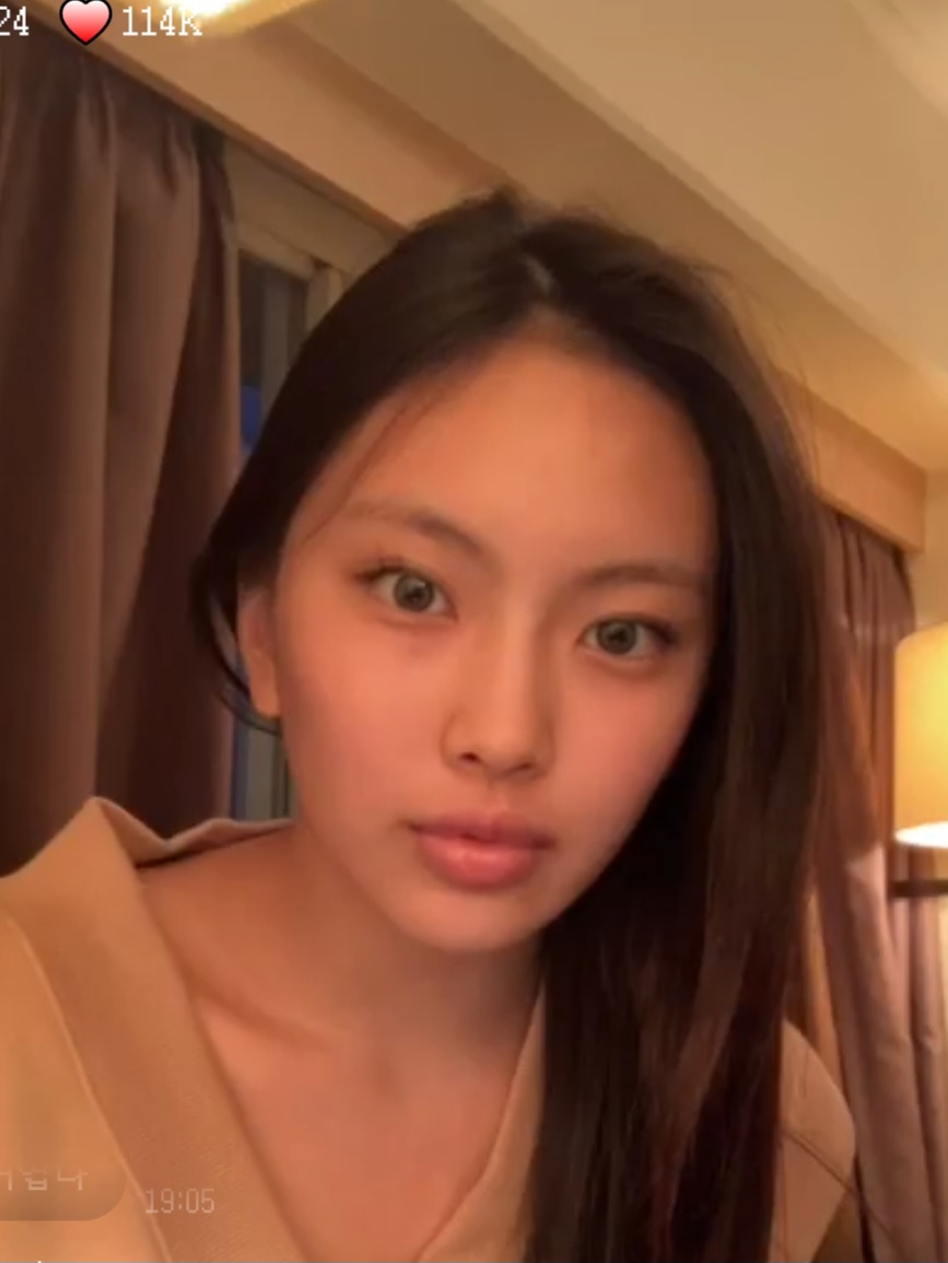 [잡담] 혜인이 실시간 포닝 켰는데 진짜 살벌하게 이쁘다 | 인스티즈