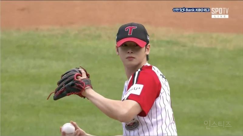 필모에 넣어줘야 한다는 차은우 시구.jpg | 인스티즈