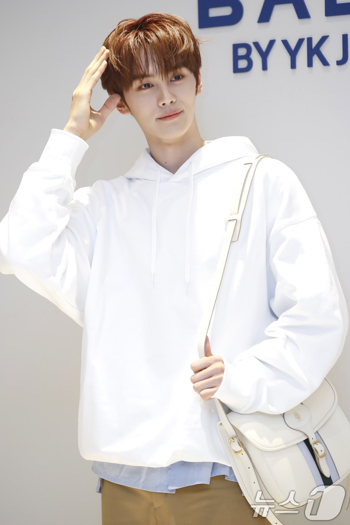 오늘자 BALLY 브랜드 행사 참여한 제로베이스원 김규빈 | 인스티즈