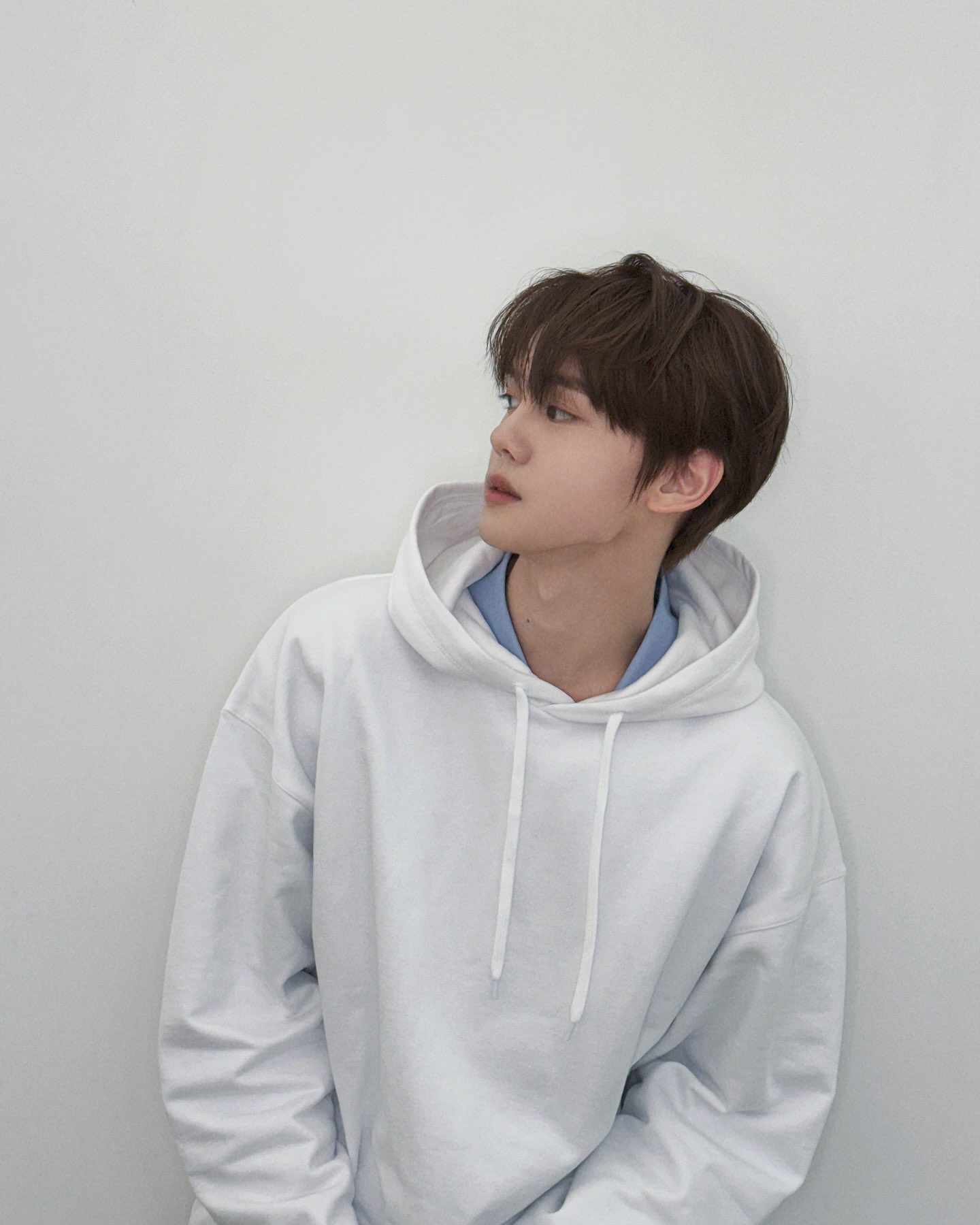 오늘자 BALLY 브랜드 행사 참여한 제로베이스원 김규빈 | 인스티즈