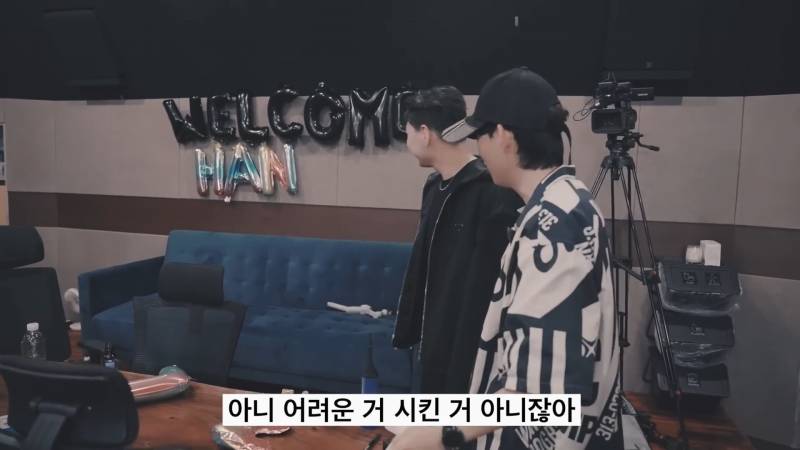 요즘 핫한 걸그룹 피처링으로 불렀다는 가수의 만행 | 인스티즈