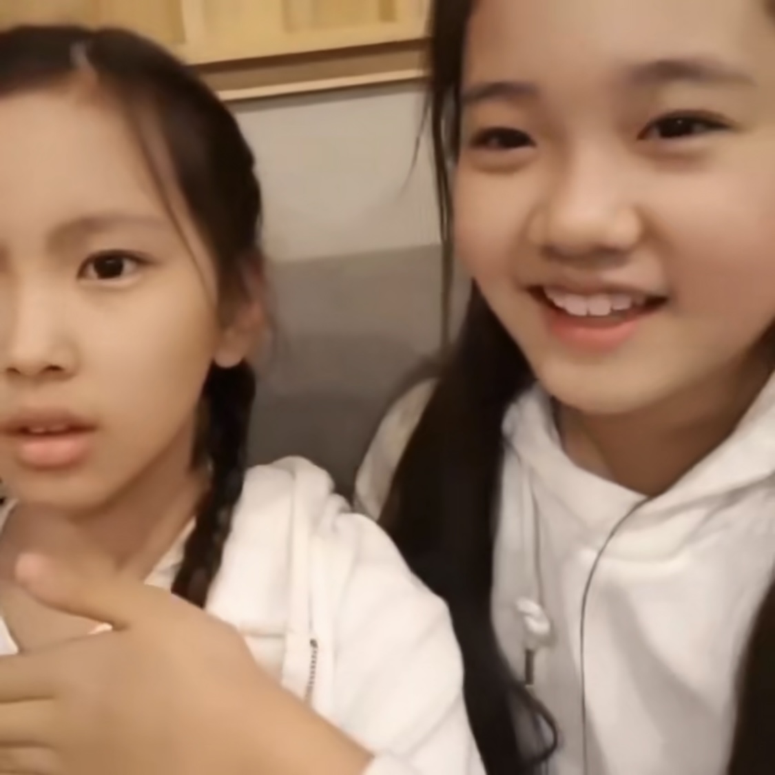 [잡담] 베몬 로라랑 뉴진스 혜인이랑 드디어 만났다 | 인스티즈