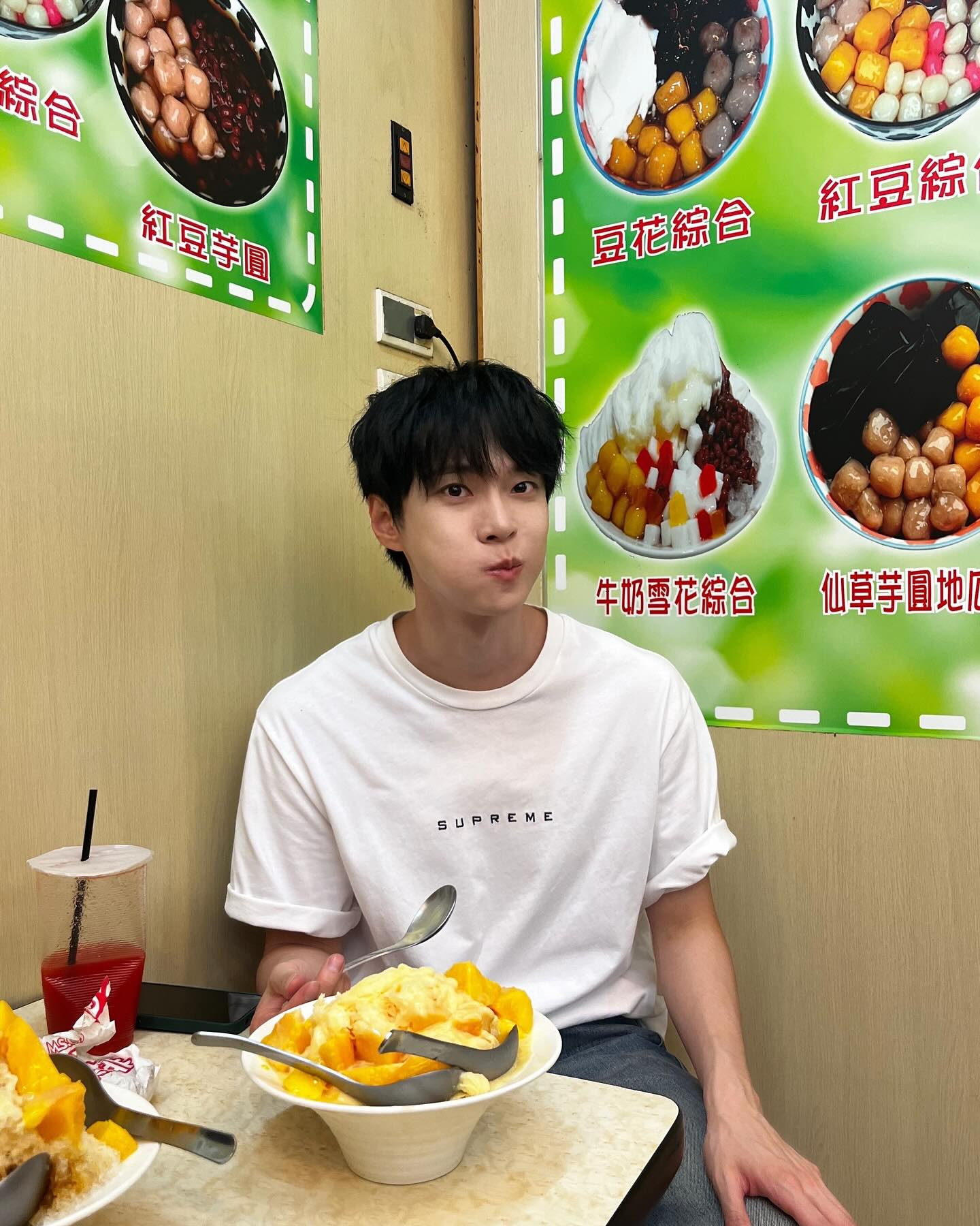 [잡담] 도영이 음식사진 개못찍어놓고 젤 중요한 음식사진 안올라갓다고 | 인스티즈