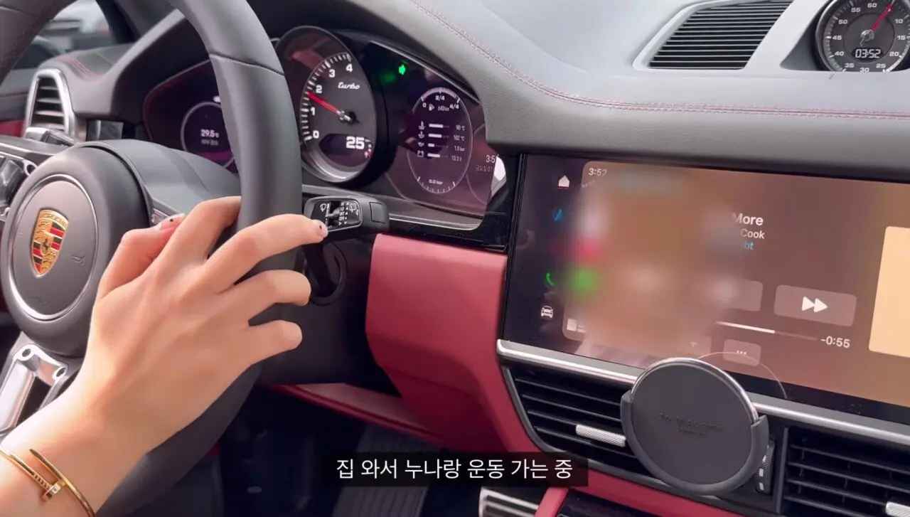 첫차로 3억짜리 포르쉐 뽑은 05년생 | 인스티즈