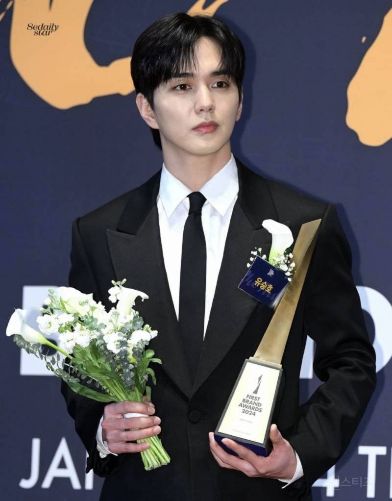 웨딩 사진 올라온 유승호 | 인스티즈