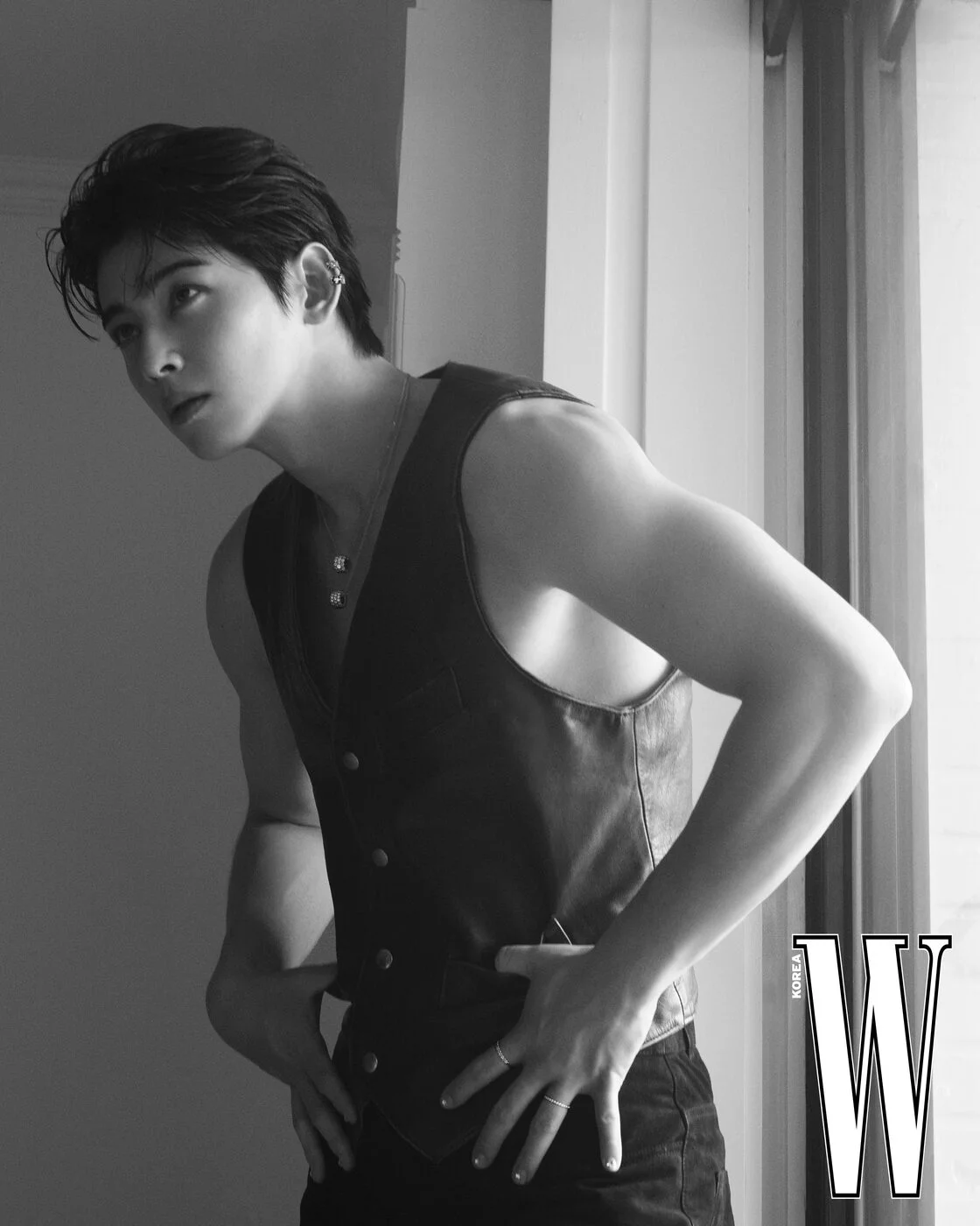얼굴에 헬로키티 붙인 고자극 차은우.jpg | 인스티즈