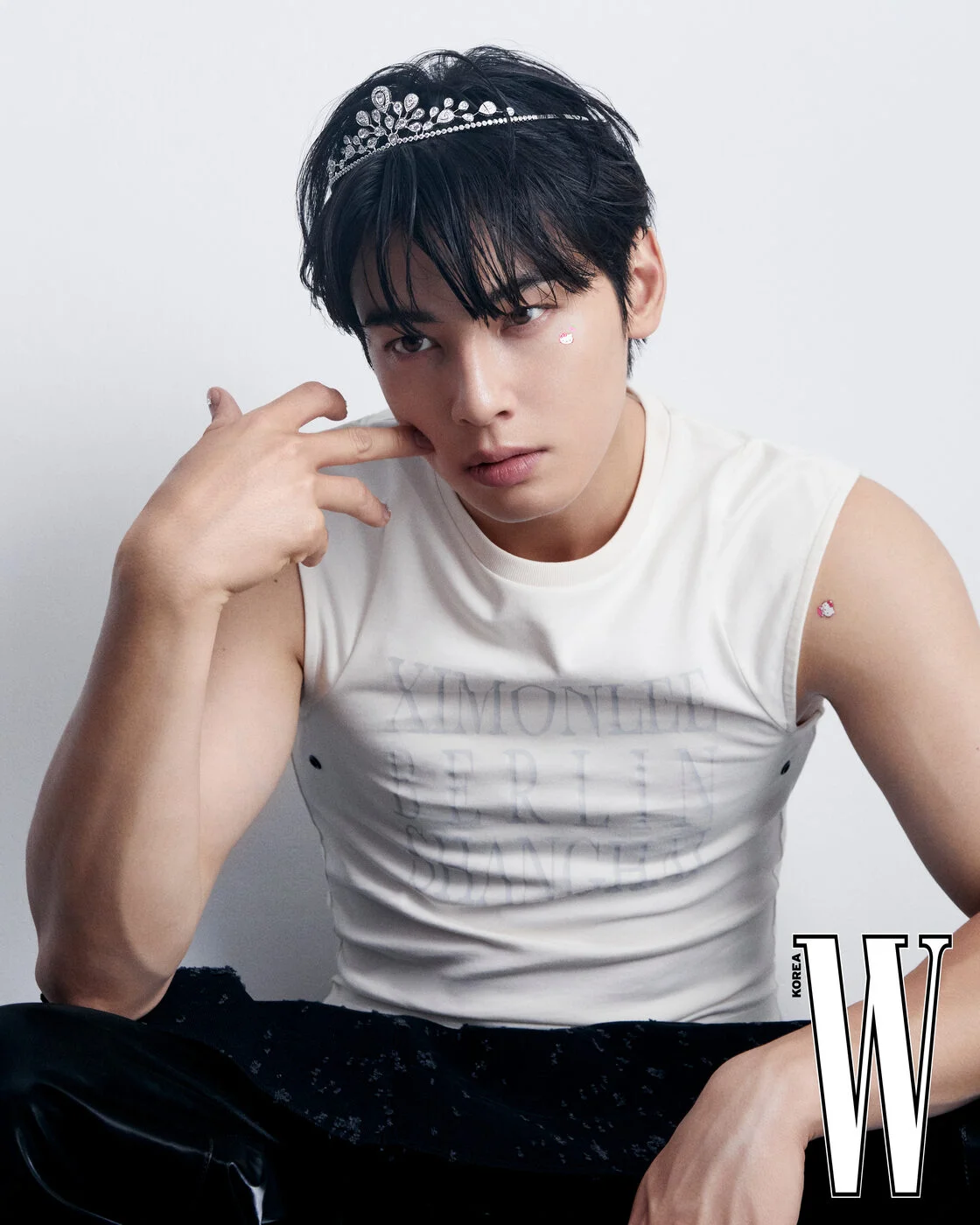 얼굴에 헬로키티 붙인 고자극 차은우.jpg | 인스티즈
