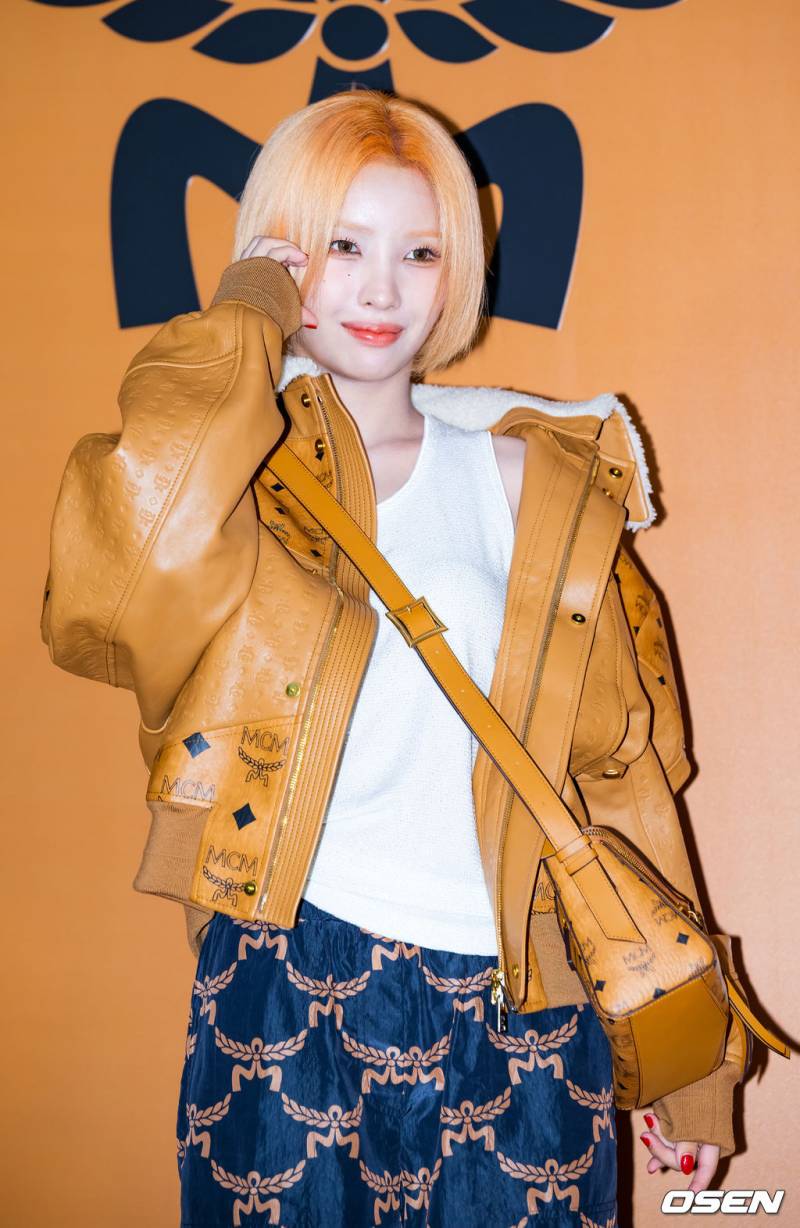 오늘자 헤메코 찰떡인 것 같은 mcm 행사 전소연.jpg | 인스티즈