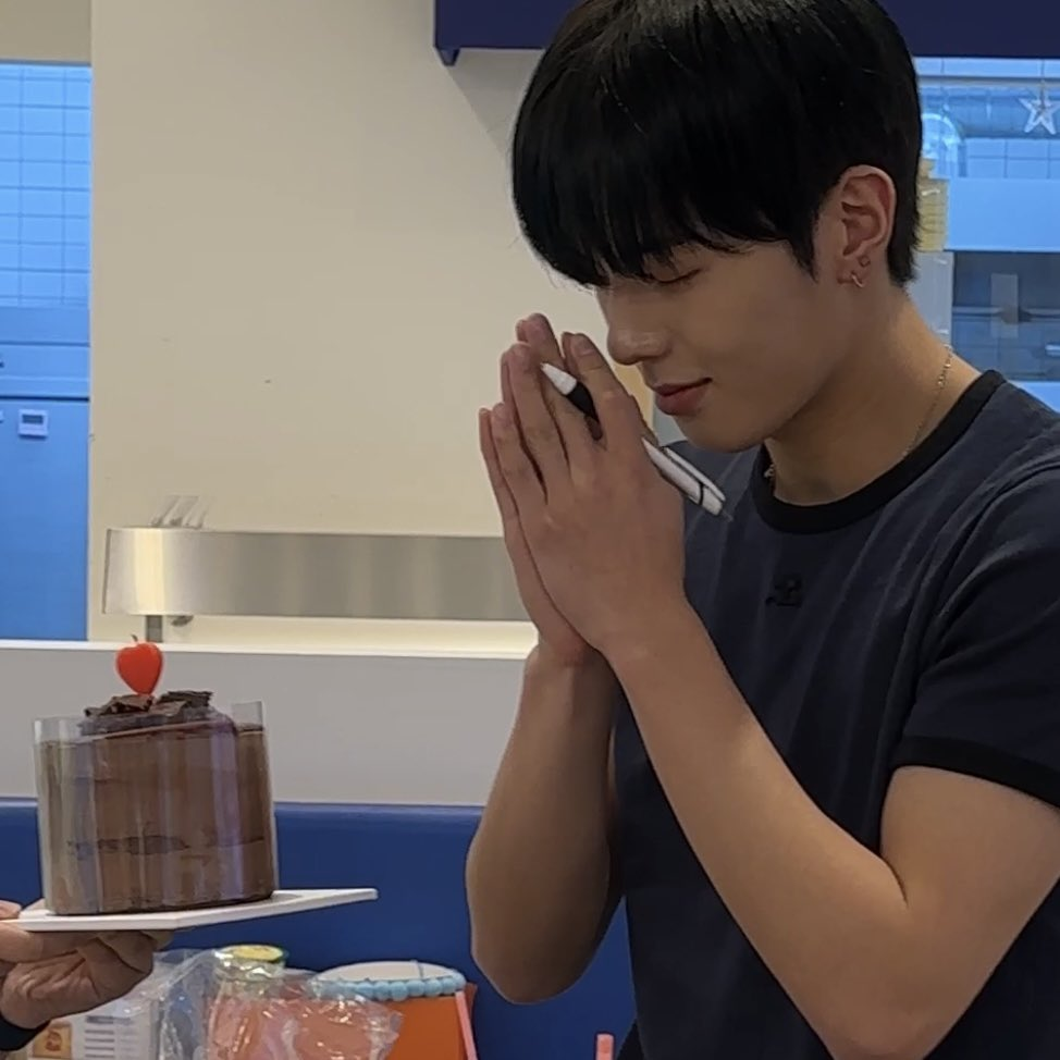 데뷔 후 첫 생카에 감동 받은 남돌 | 인스티즈