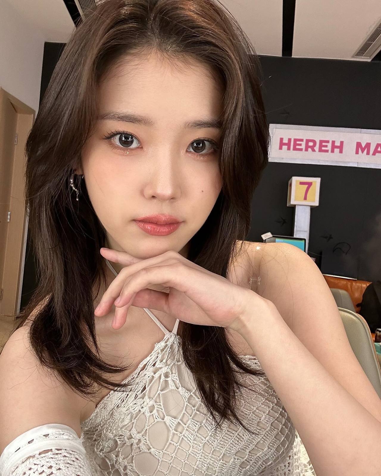 [잡담] 나도 아이유 성희주캐 느낌 나는 사진 찾아봐써💍 | 인스티즈