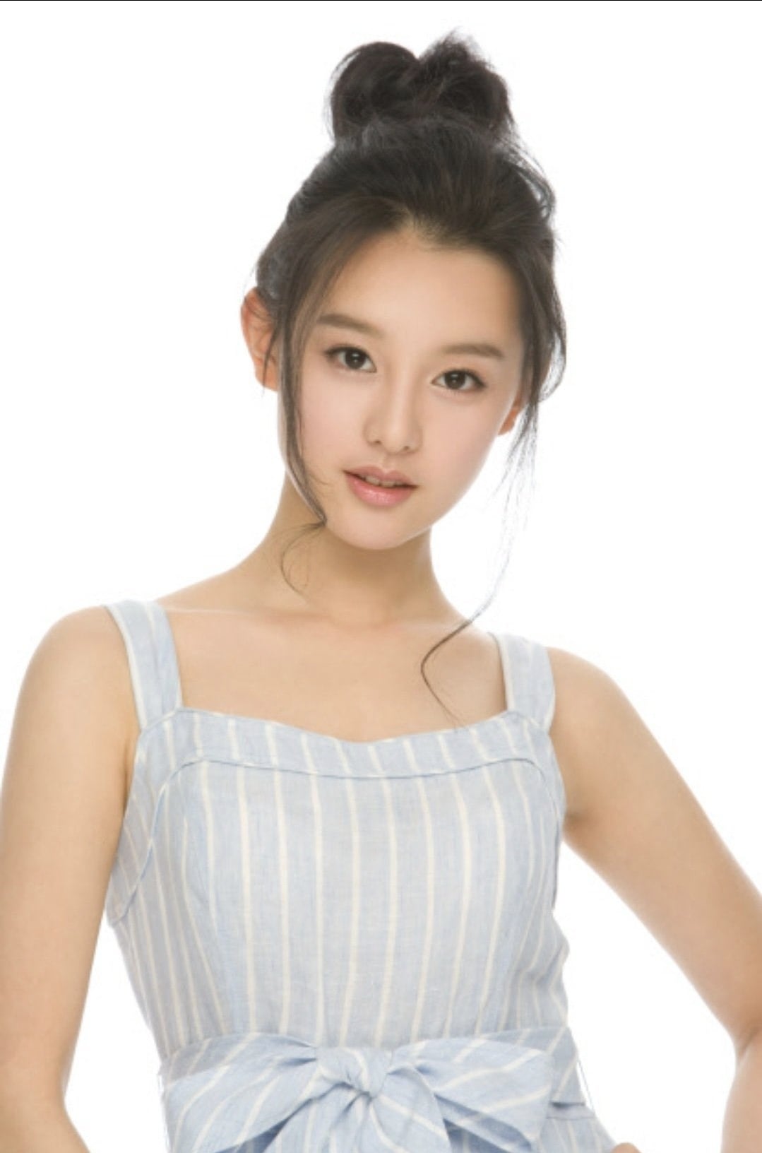 [잡담] 새삼 어릴때도 예뻤구나 인형같아... | 인스티즈