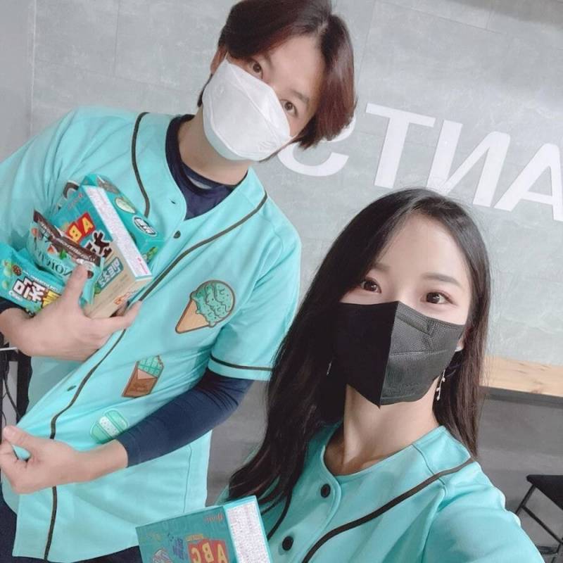 [잡담] 우리가 잘생겼다고 인정하는 선수가 딱 둘 있는데 | 인스티즈