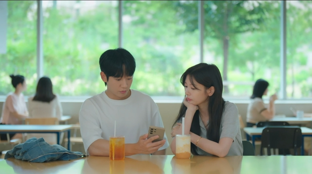 [잡담] 엄친아 승류 카페에 있다가 연락 받고 경찰서에 왔나봐 | 인스티즈
