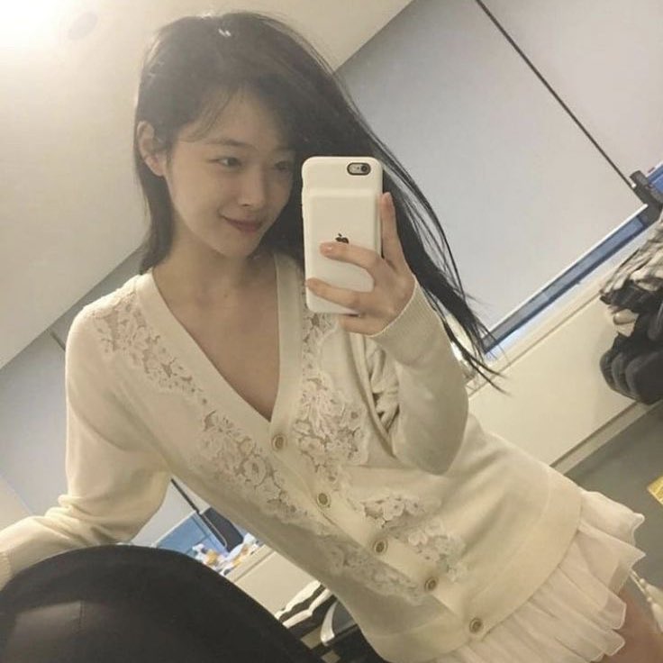 [잡담] 설리 진짜 너무 이쁘다 | 인스티즈