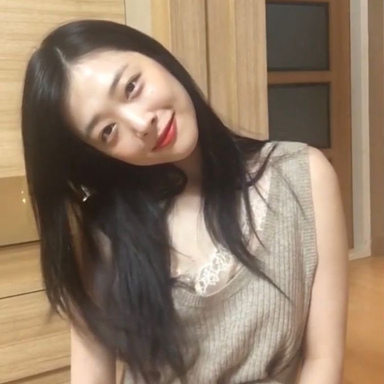 [잡담] 설리 진짜 너무 이쁘다 | 인스티즈