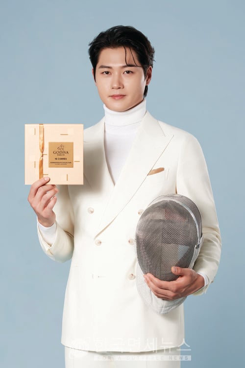 [정보/소식] 펜싱 금메탈리스트 오상욱, 달콤 쌉싸름한 벨기에 초콜릿 고디바 모델 발탁 | 인스티즈