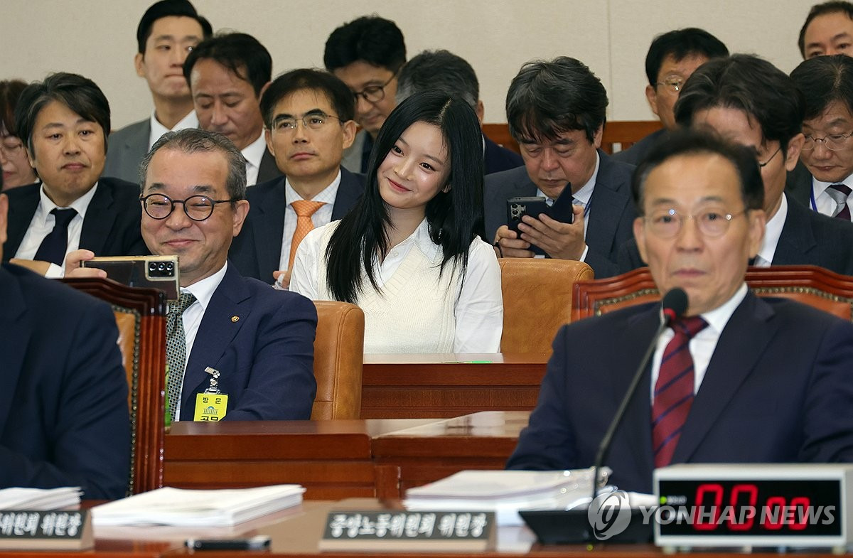 [잡담] 하니 의원 아저씨 사진 찍어주는 짤 반응 디게 좋다 | 인스티즈