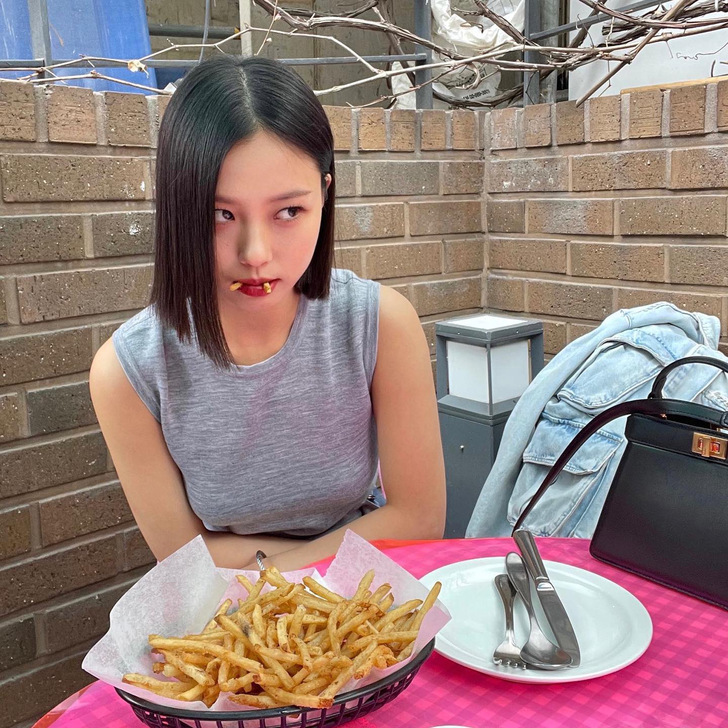 [잡담] 내가 조아하는 고민시 브랜드별 패션 모음,,🩷 | 인스티즈