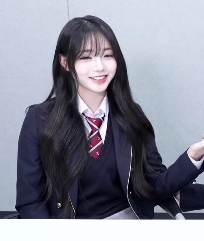 [잡담] 김채원 학생때 이쁘다고 난리난거 이해완 | 인스티즈