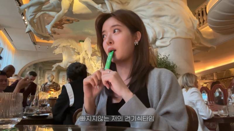 붓기 쫙쫙 빼주는 따라하기 딱 좋은 여배우 모닝 루틴 | 인스티즈