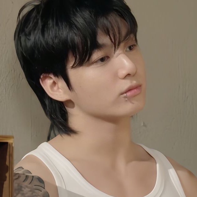 [잡담] 정국 얼굴이랑 몸이랑 딴판인게 | 인스티즈