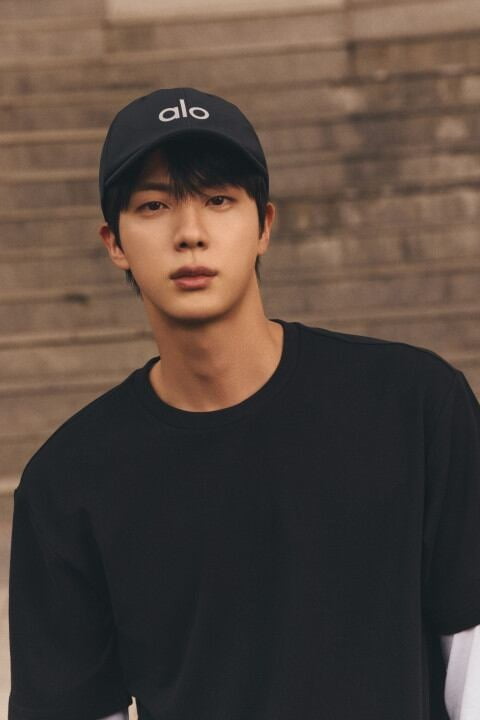 [정보/소식] 알로 요가, 방탄소년단 진 브랜드 모델로 발탁…2025년 한국 시장 진출 본격화 | 인스티즈