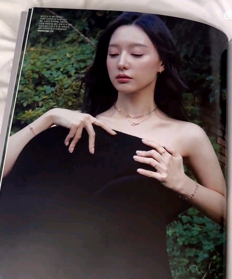 [잡담] 방금 김지원 스톤헨지 화보뜬 거 진짜 | 인스티즈