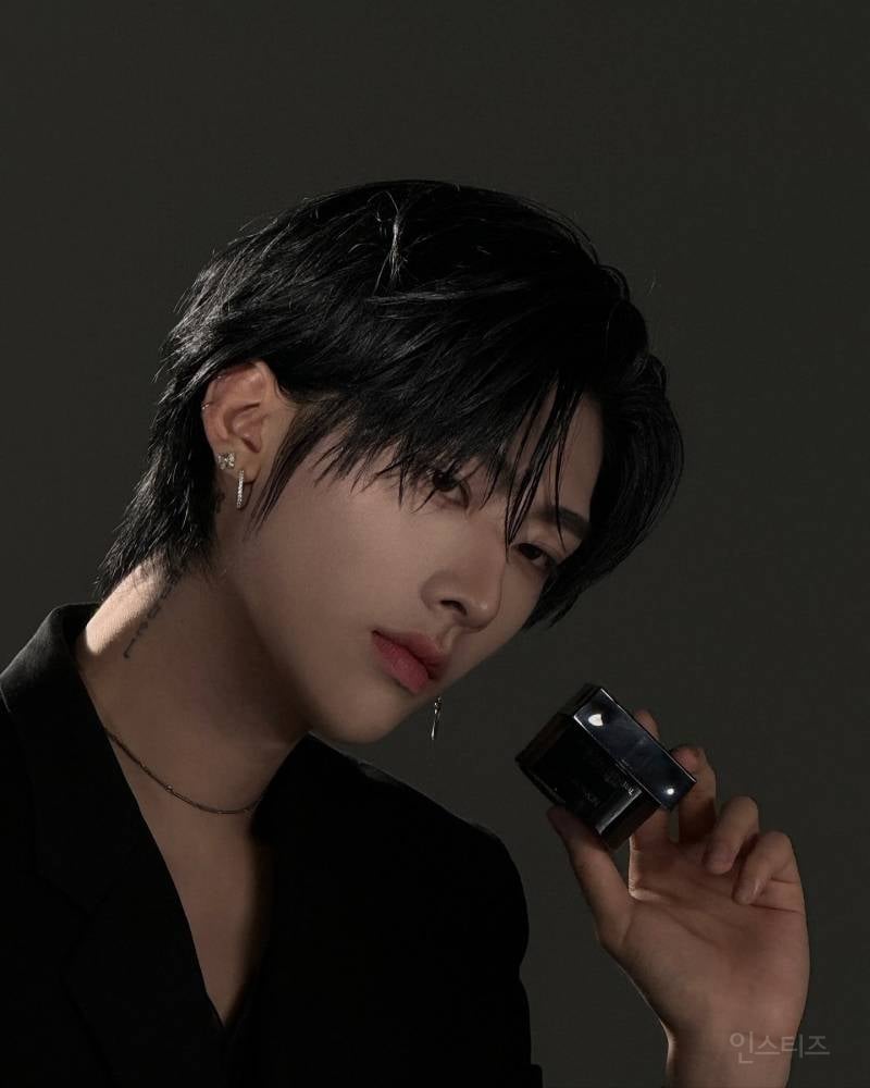 직업만족도 100%였을 거 같은 남돌 화보 사진 | 인스티즈