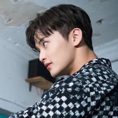 [잡담] 마크 님아 머지않은 날..투블럭 한번만 해주라 제발 | 인스티즈