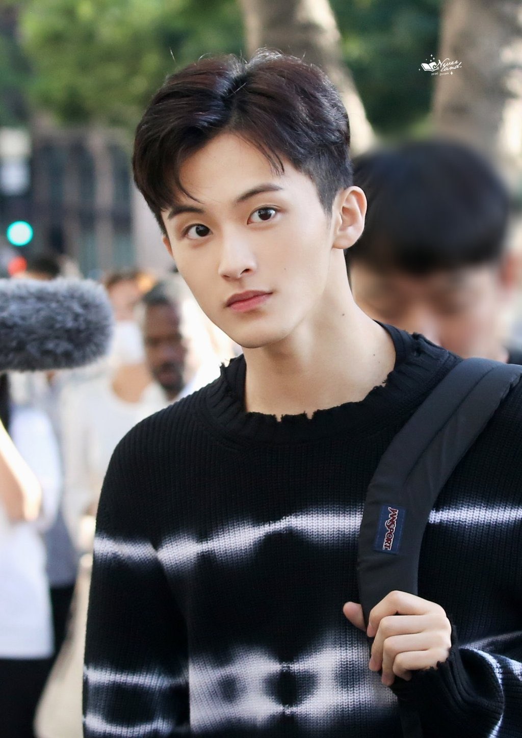 [잡담] 마크 님아 머지않은 날..투블럭 한번만 해주라 제발 | 인스티즈
