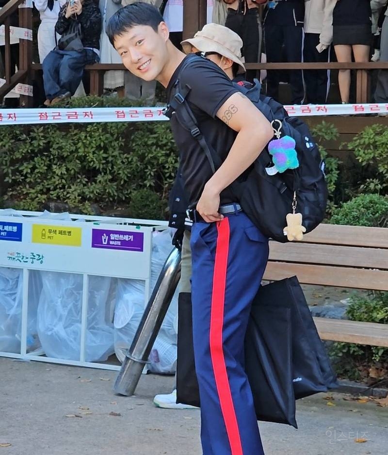 만약 니가 최애 보러가서 인형을 잃어버렸다는 트윗을 올렷는데 최애가 니 인형 주웠다고 멘션달면 어떡할거야? <-이게 실화라니 | 인스티즈
