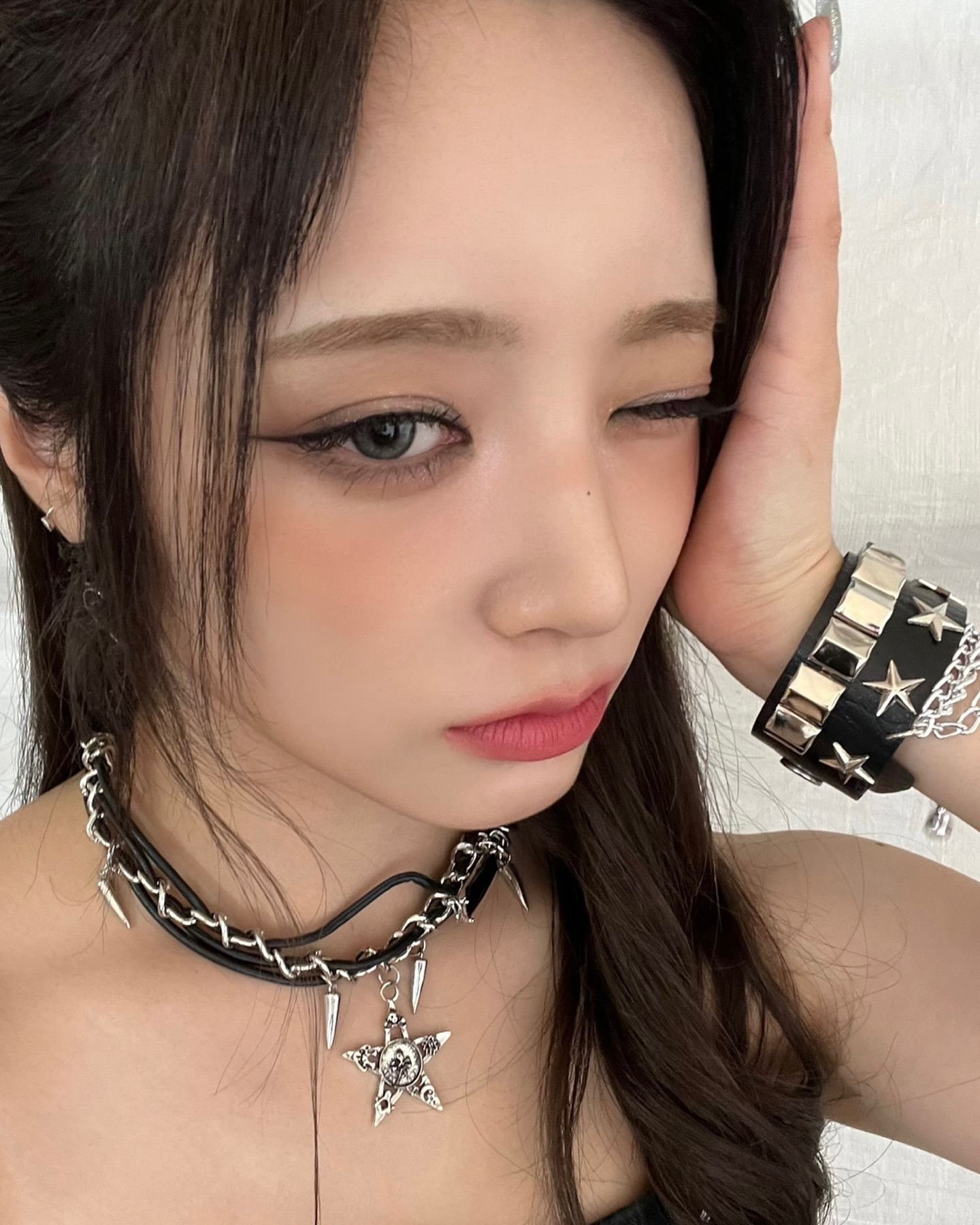 평소 컨셉이랑 완전 다른 컨셉으로 무대했는데 반응좋은 여돌 | 인스티즈