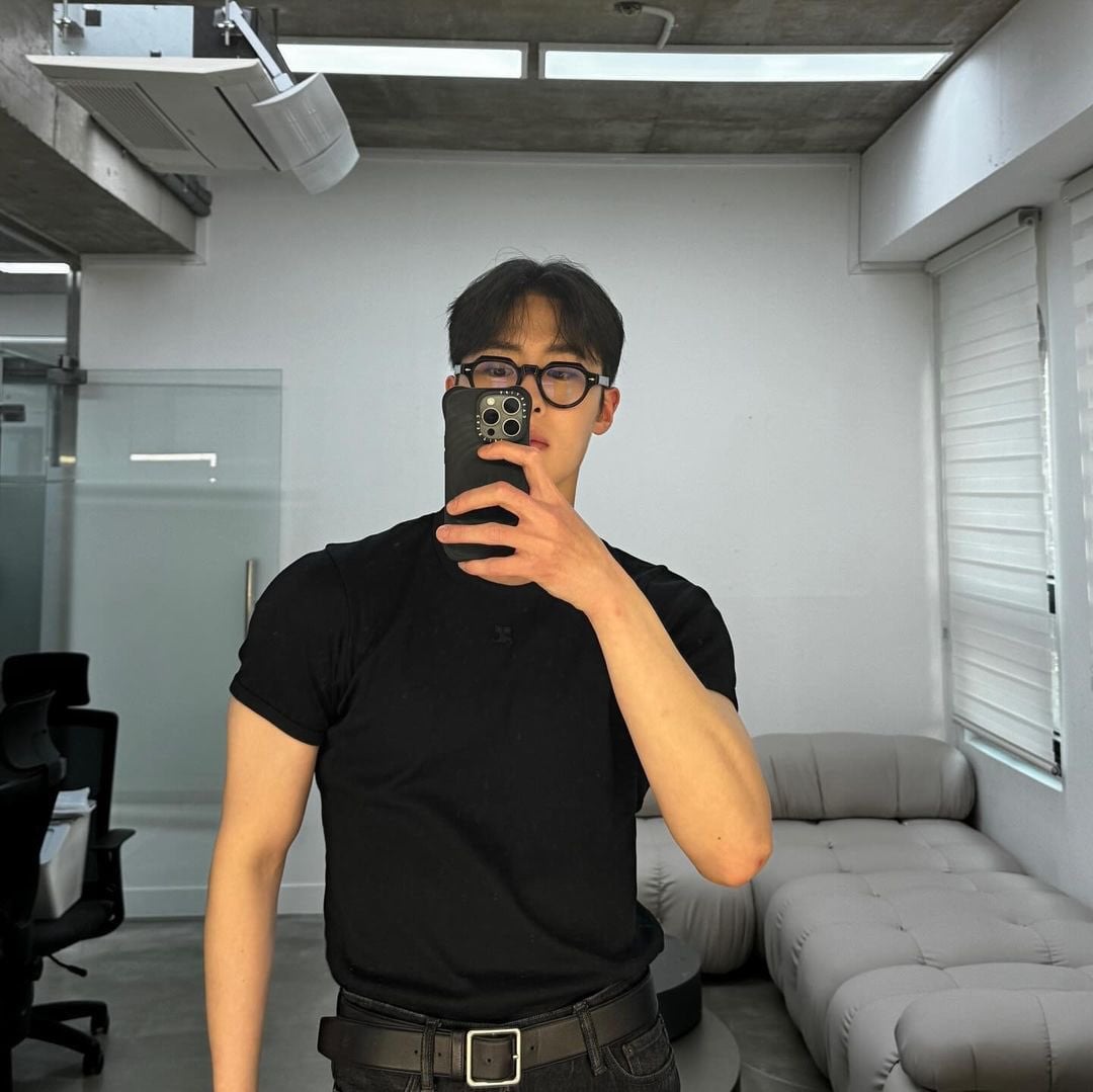 [잡담] 이재욱 잘 몰라서 서치해보고 왔는데 | 인스티즈