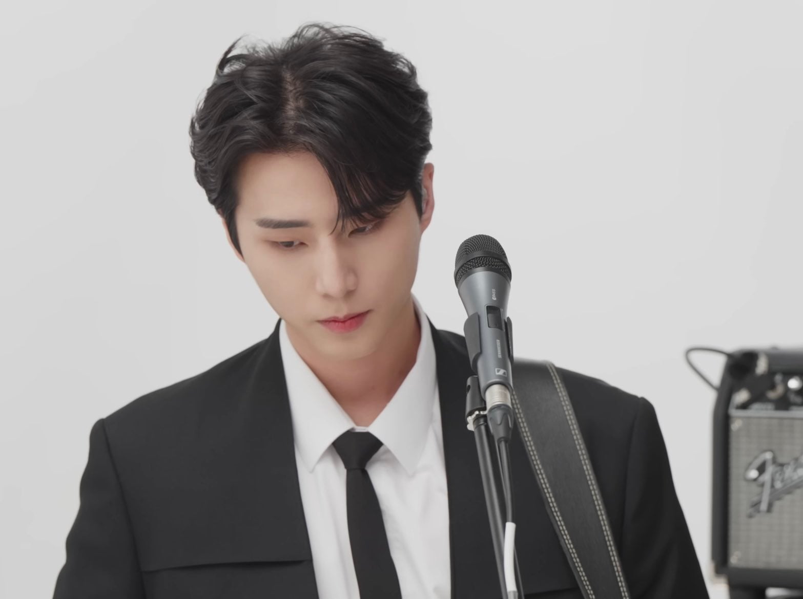 [잡담] 데이식스 영케이 진짜 잘생겼다 홀린듯이 저장함 | 인스티즈