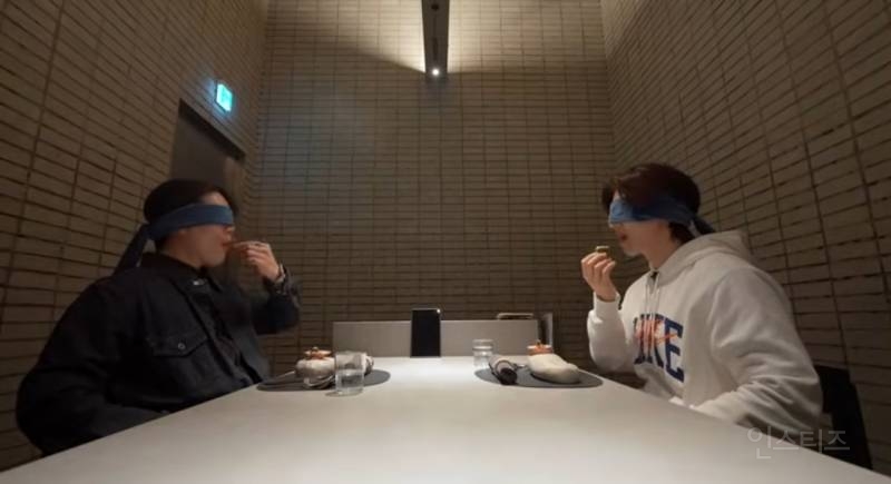 흑백요리사 컨셉으로 찾아간 식당 | 인스티즈
