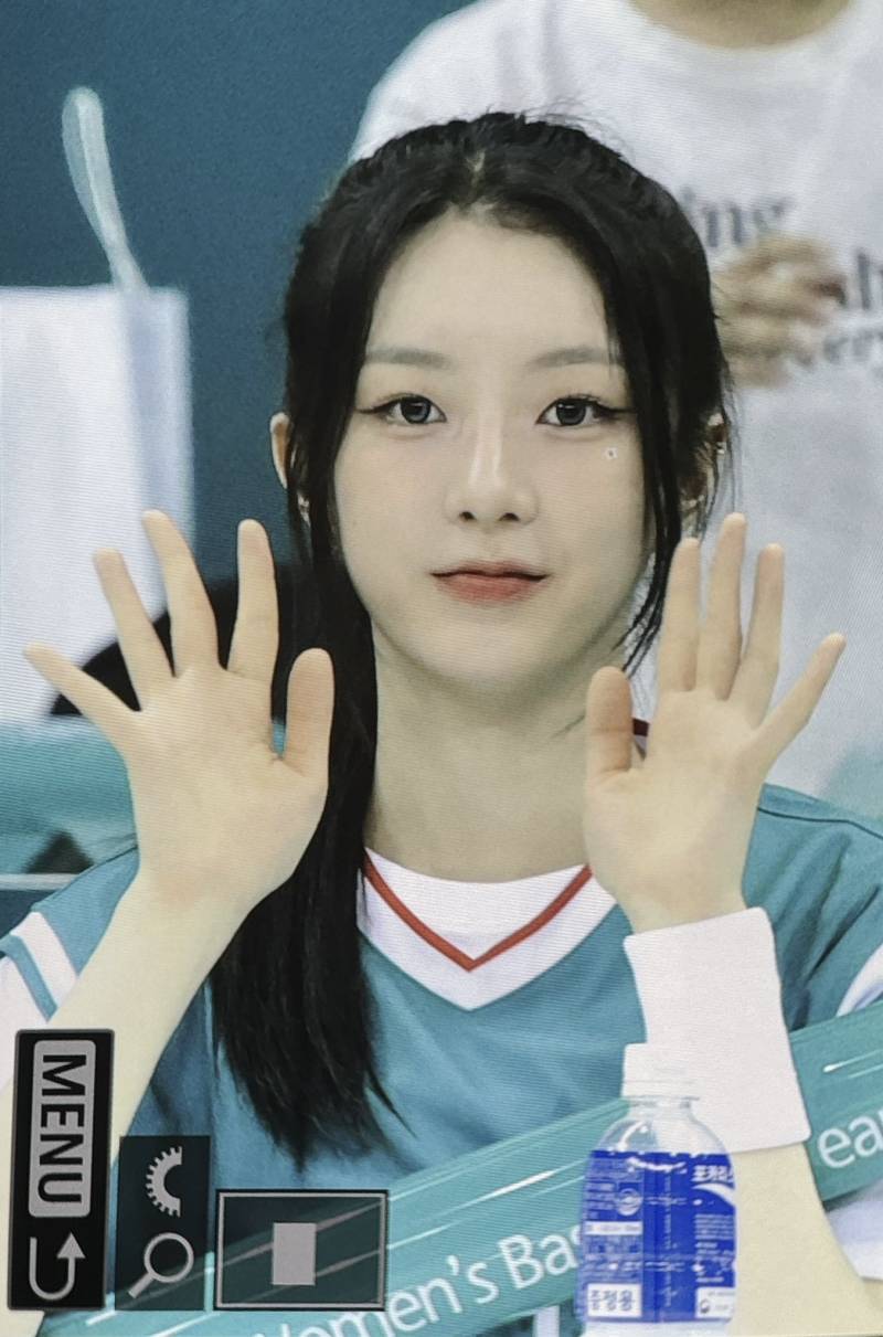 오늘 여자농구 하나은행 시투하러 와서 세명 다 성공한 아이돌.jpg | 인스티즈