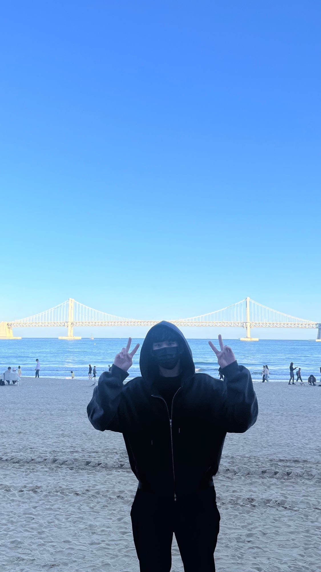 [잡담] 어제오늘 김수현 뉴사진 많이 떴는데 그중에 최고는 | 인스티즈