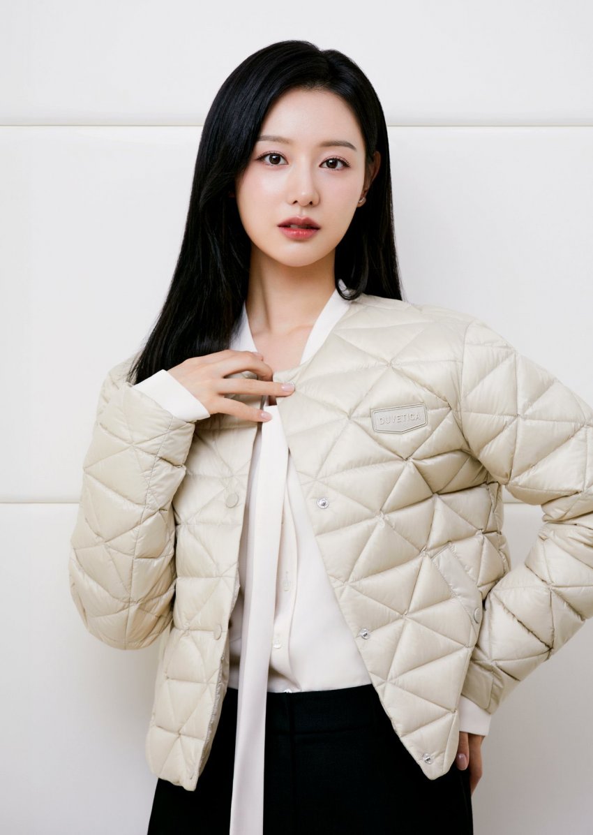 [잡담] 김지원 듀베티카 잘 어울린다 | 인스티즈