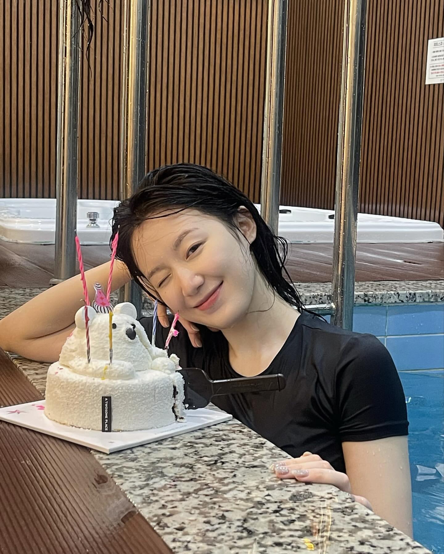 스타일링에 따라 분위기 확 바뀌는 아이들 슈화.jpg | 인스티즈