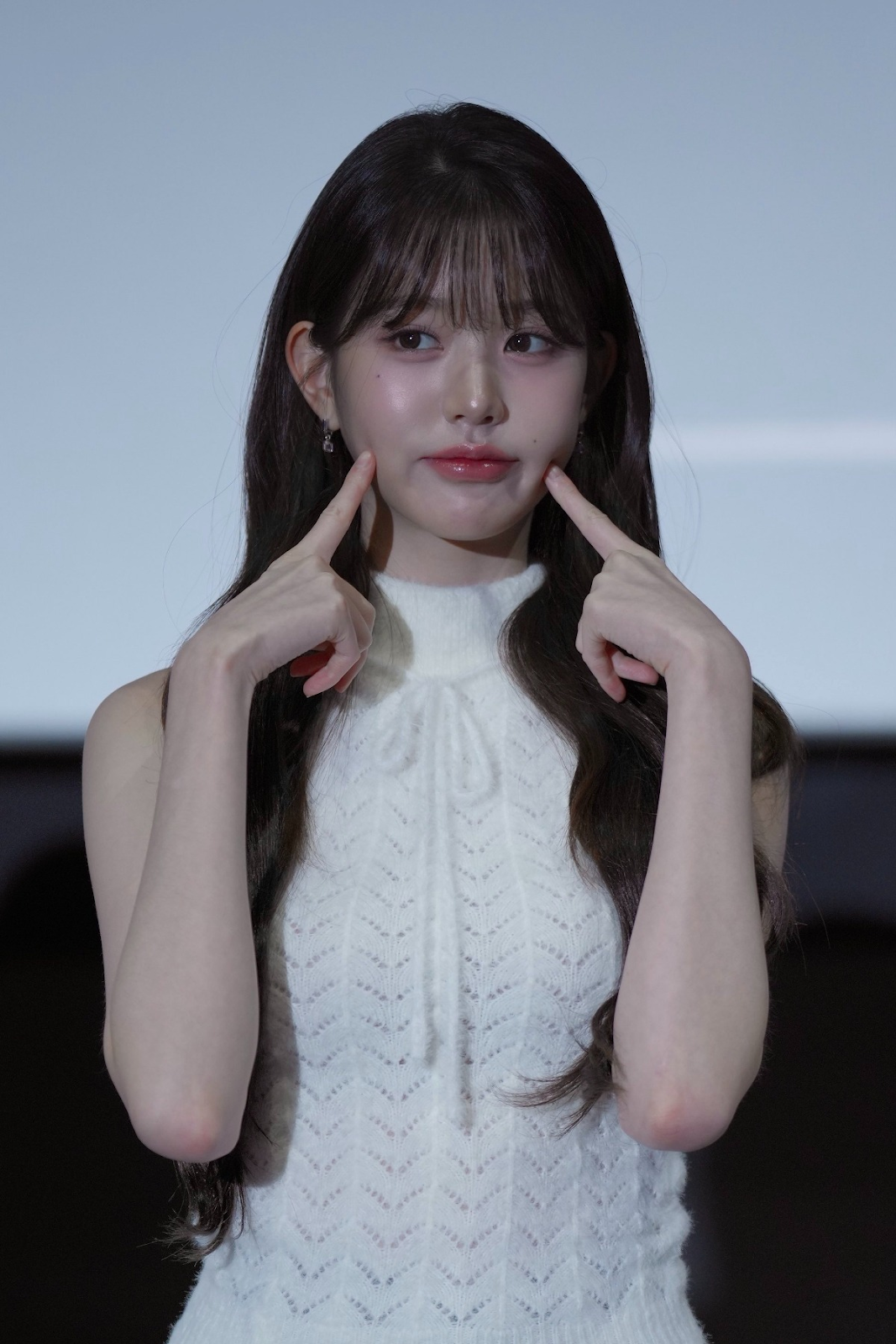 [잡담] 장원영 요즘 메이크업 연하게 하니까 더 이뻐진듯 | 인스티즈