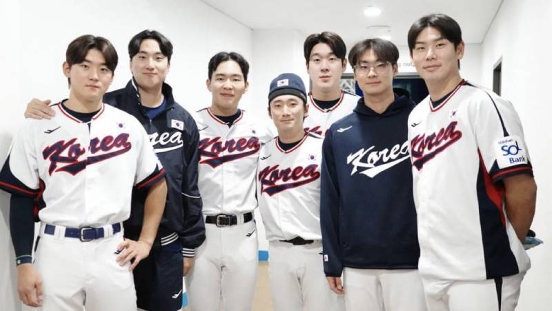 [잡담] 아니 저 mvp 가족사진 왜 웃기지 | 인스티즈
