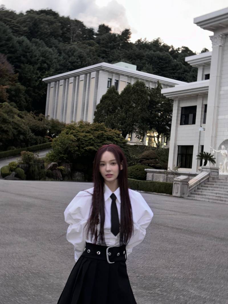 비주얼 센터가 너무 많다는 테디 프로듀싱 걸그룹 이즈나.jpg | 인스티즈