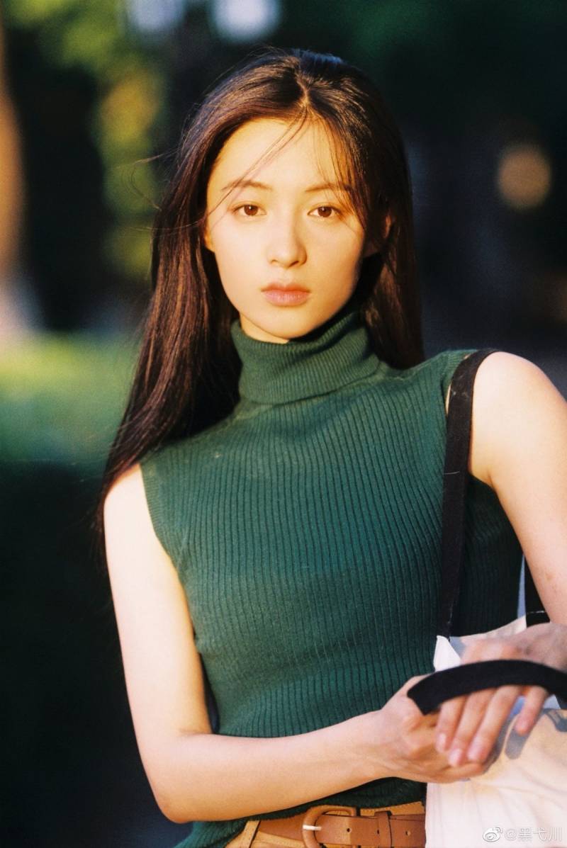 [잡담] 요즘 이런 고급지고 수수한 얼굴이 너무 예뻐보여 .. 🤍 | 인스티즈