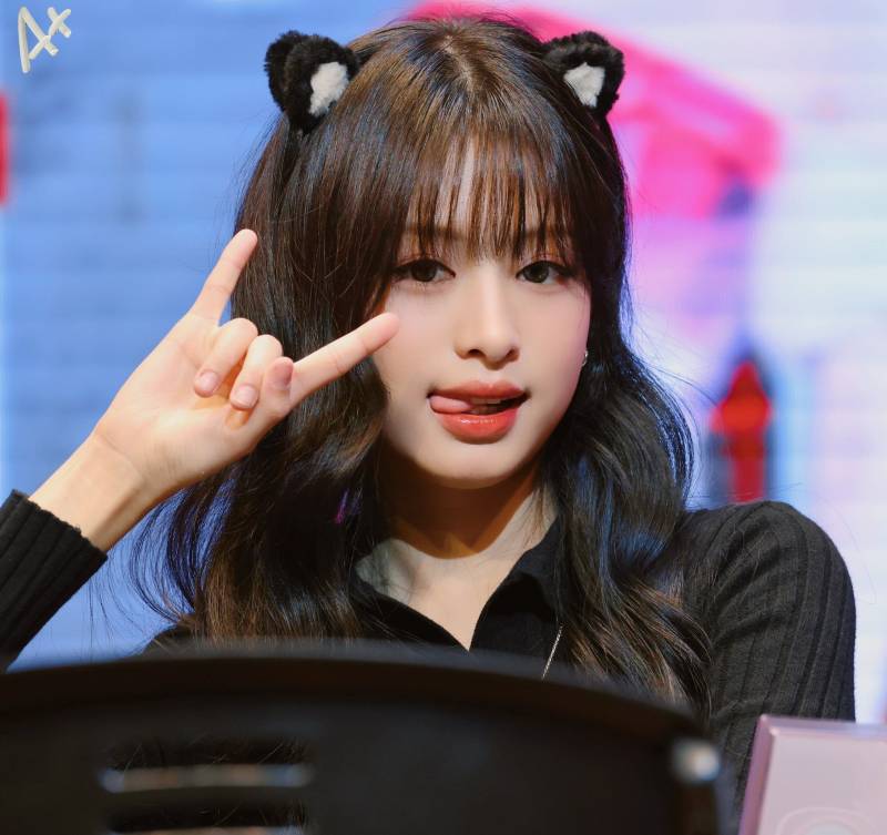 팬싸에 팬싸템 직접 챙겨온 베이비몬스터 아현 | 인스티즈
