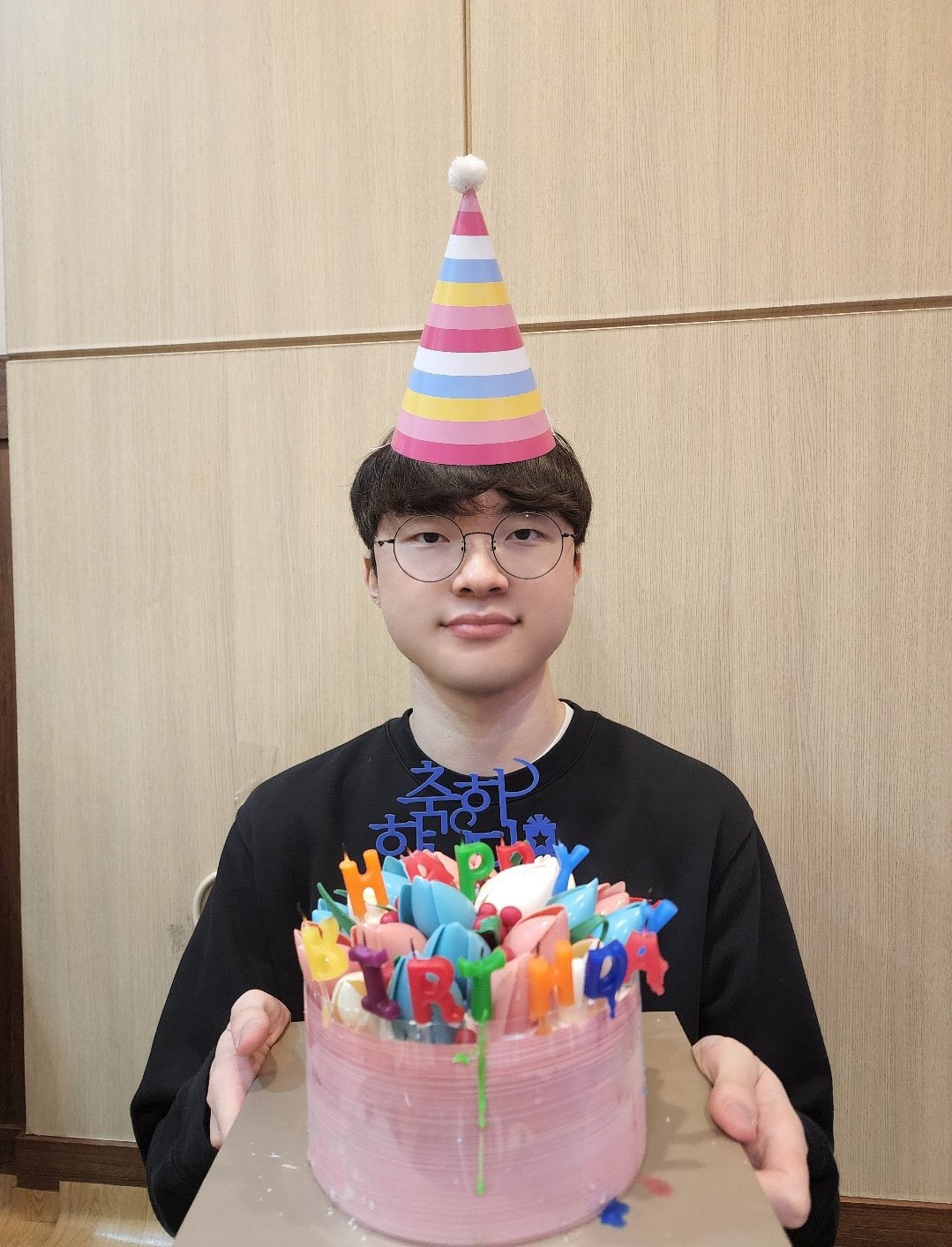 [잡담] 아니 페이커 이거 합성이 아니래 개웃겨 미친 | 인스티즈